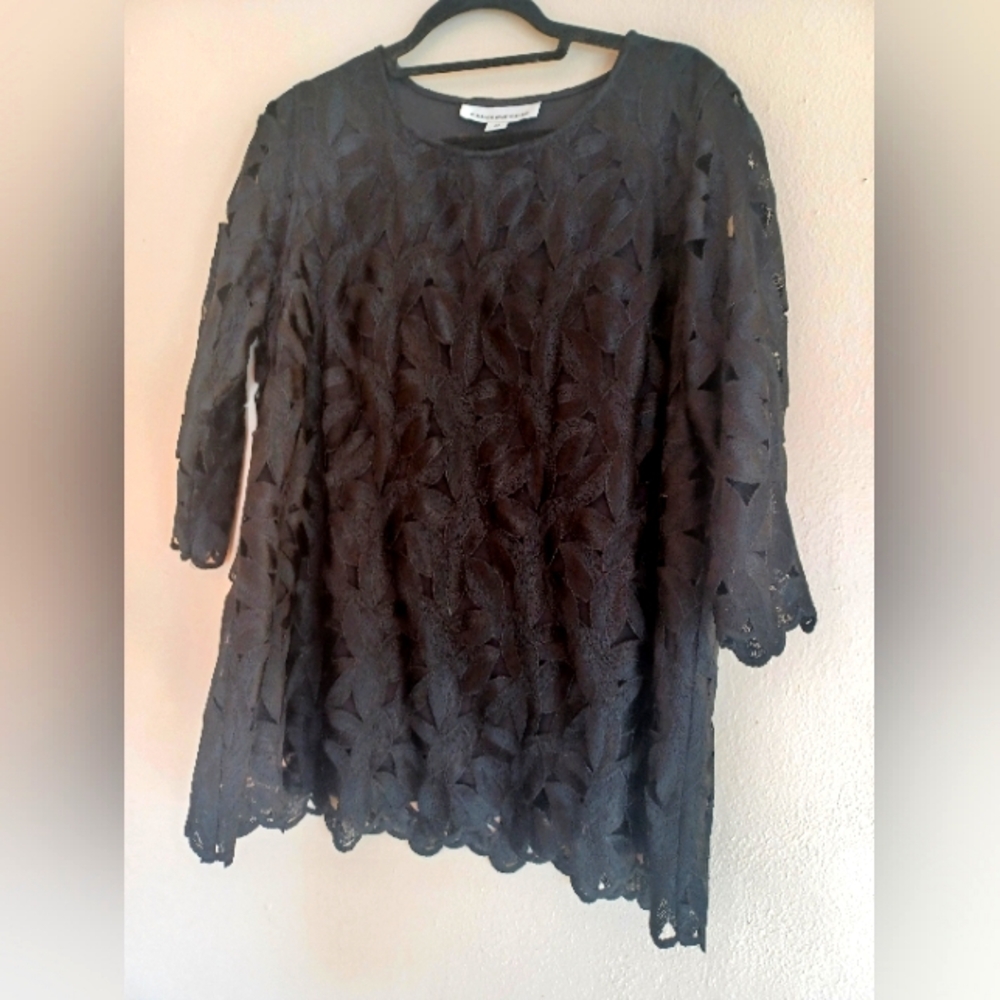 CAROLINE ROSE floral embroidered lace top